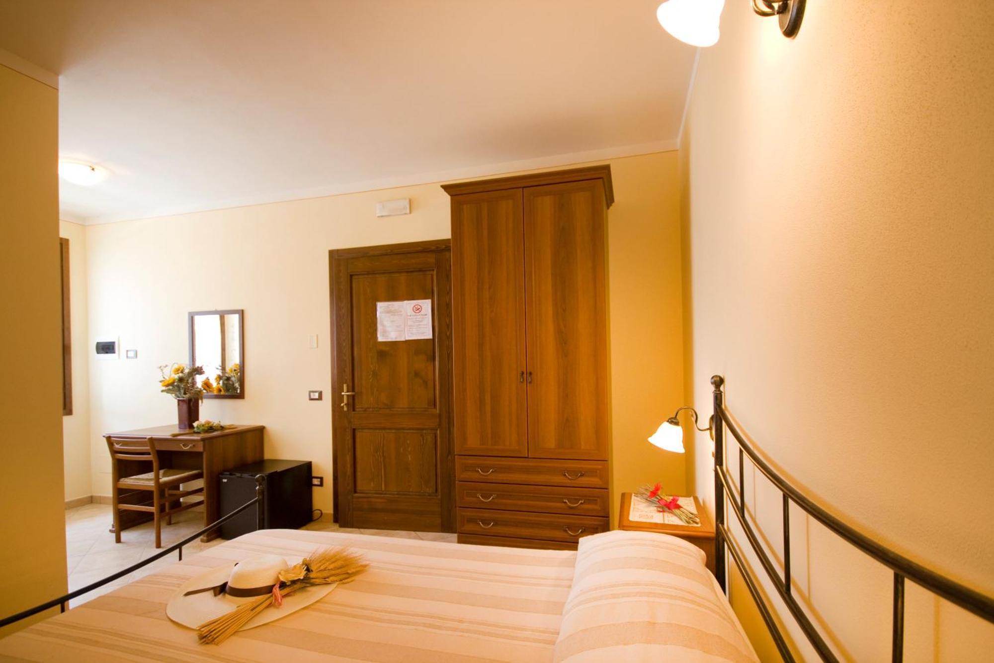 Agriturismo Cascina Roveri Monzambano Exterior photo